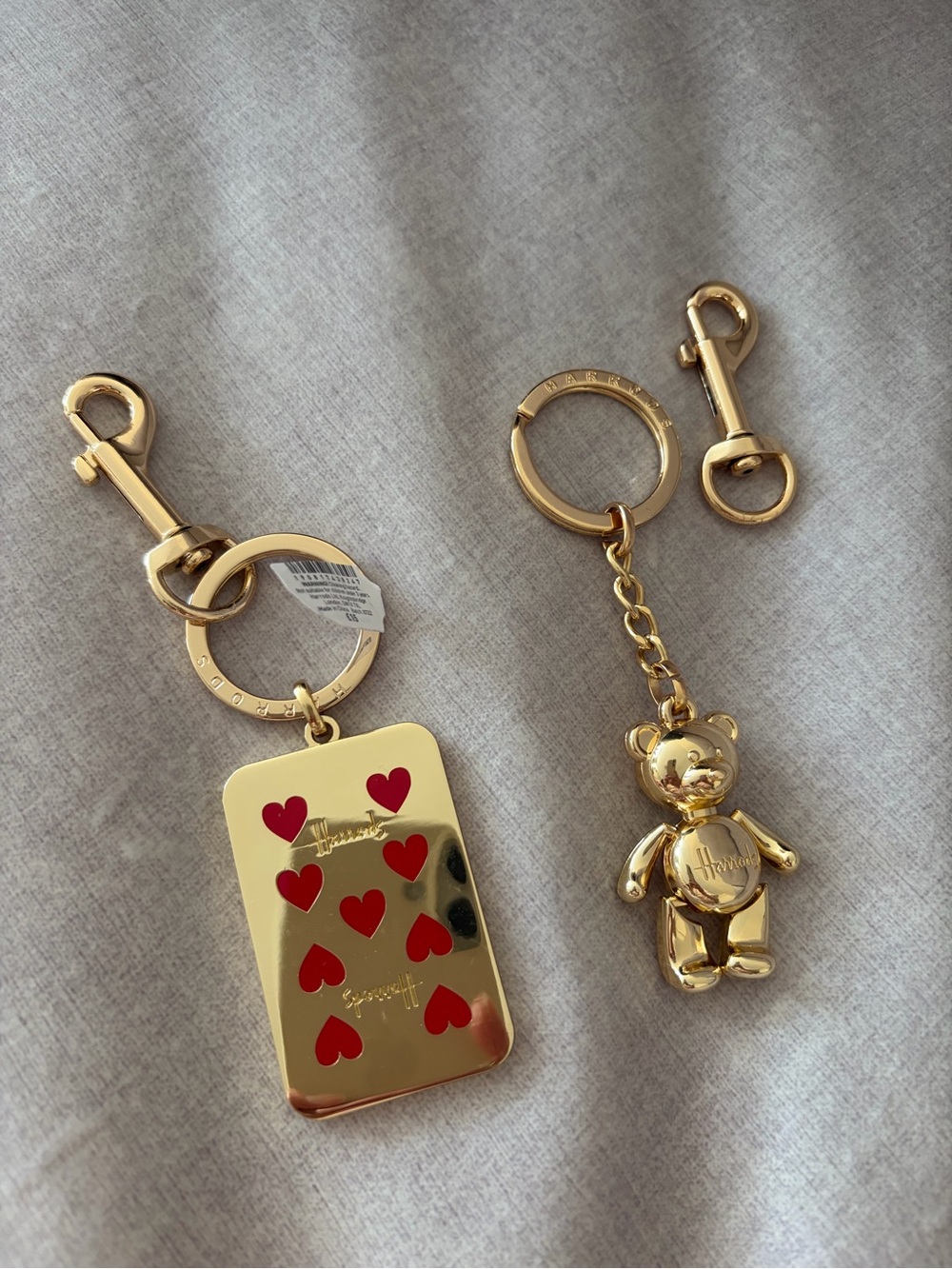 Harrods Brand New Gold-tone Heart Plaque and Teddy Bear Keyring with Red Hearts
